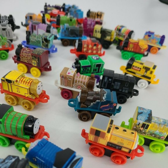 Thomas & Friends Other - Thomas The Train Mini Micro Trains 44 set in plastic clear case